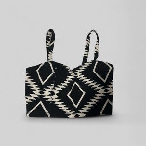 Garage black/white crop top